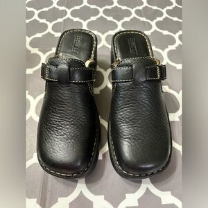 BORN Cruise Black Leather Slip-On Mule Clogs NWT